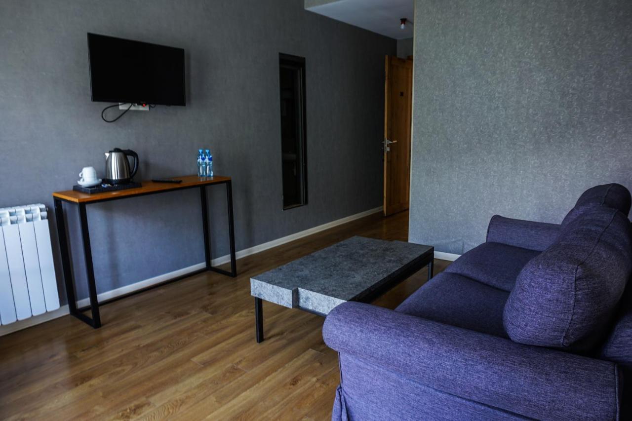 Hotel Stancia Kazbegi - City Center Buitenkant foto