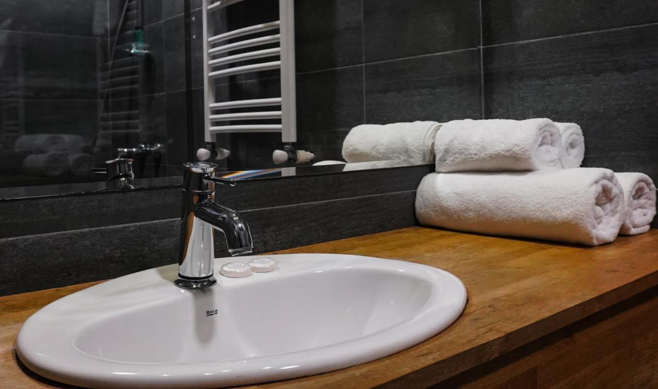 Hotel Stancia Kazbegi - City Center Buitenkant foto