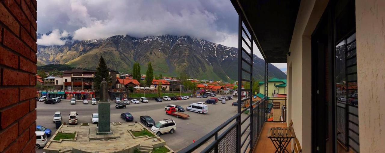 Hotel Stancia Kazbegi - City Center Buitenkant foto