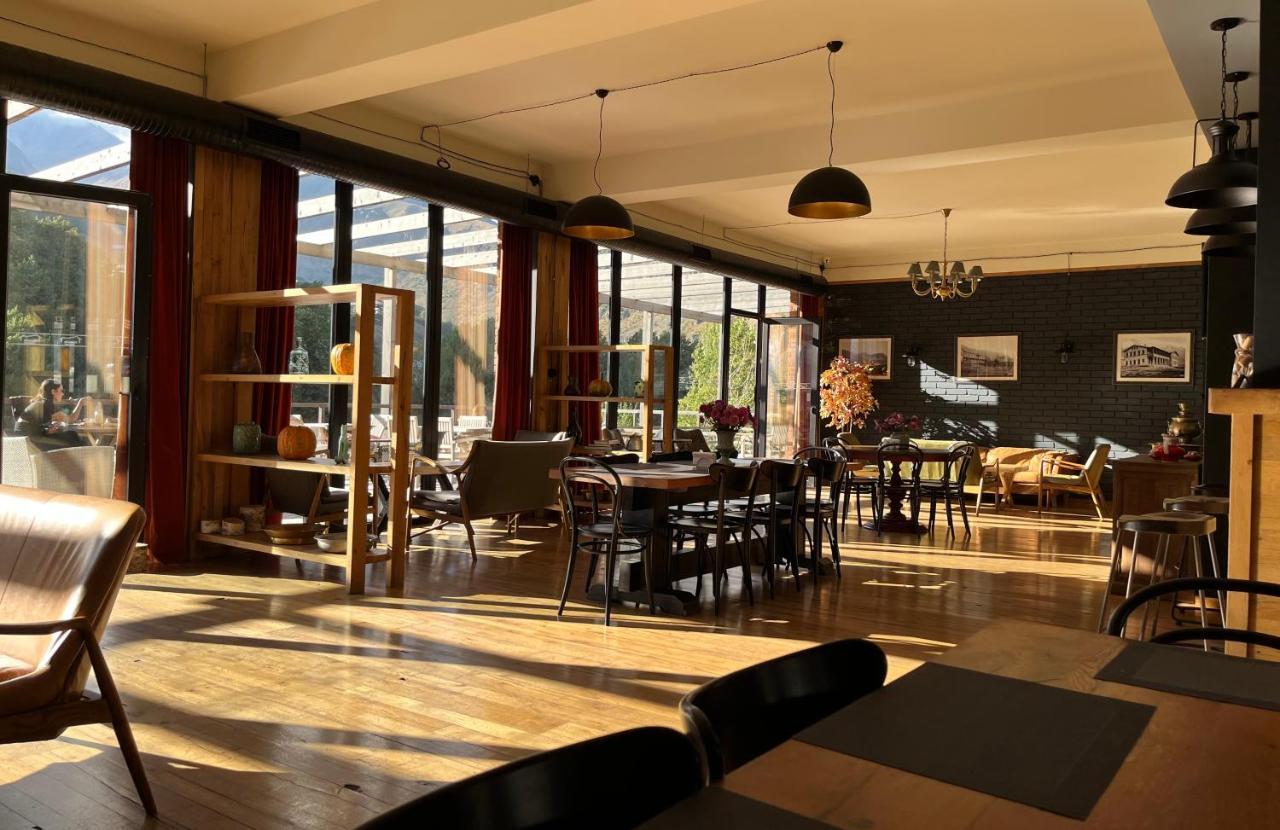 Hotel Stancia Kazbegi - City Center Buitenkant foto