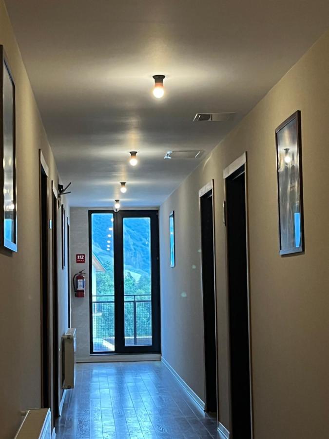 Hotel Stancia Kazbegi - City Center Buitenkant foto