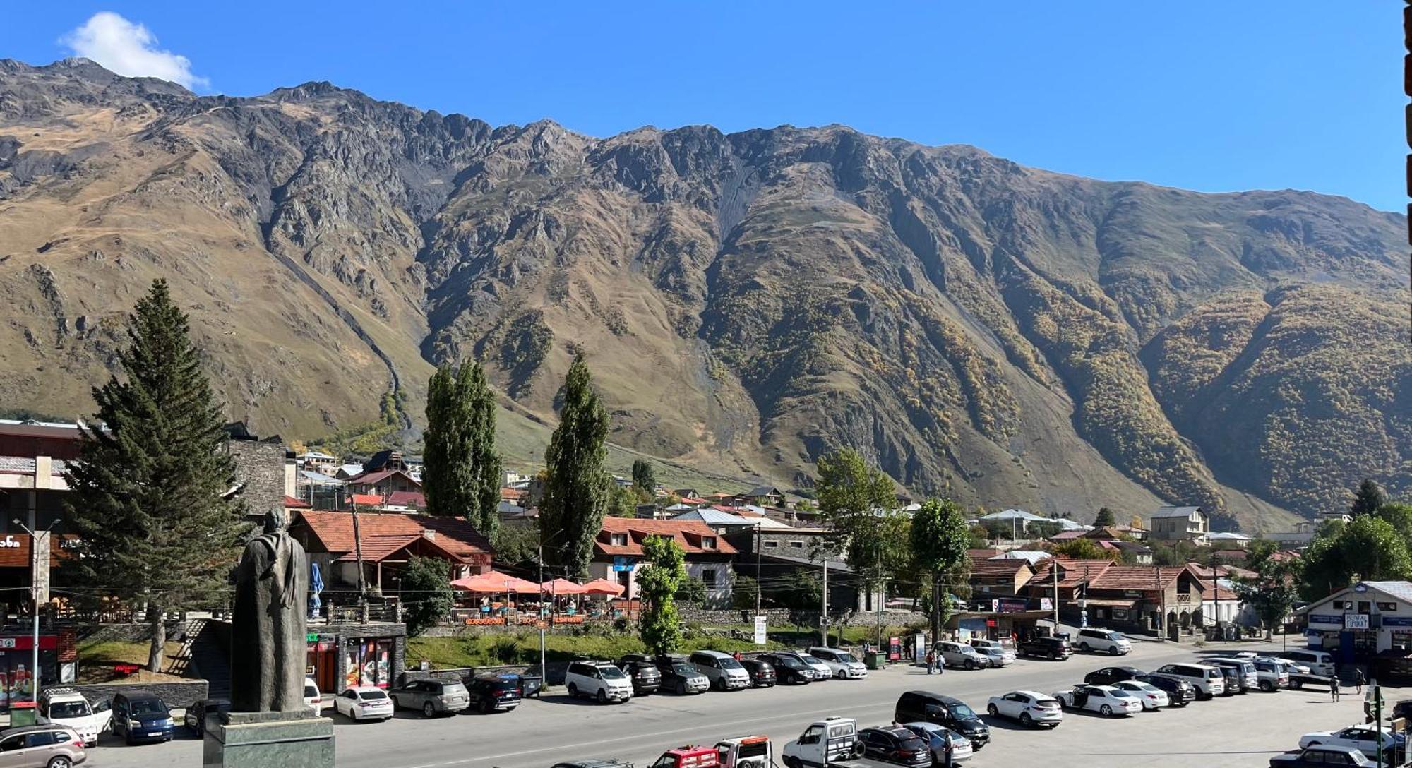 Hotel Stancia Kazbegi - City Center Buitenkant foto